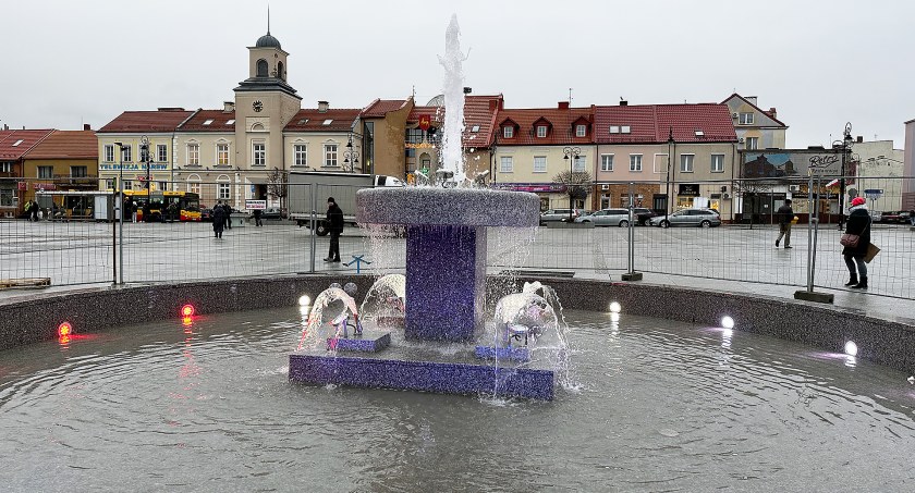 Podświetlona fontanna i inne nowości na Starym Rynku [VIDEO i FOTO]