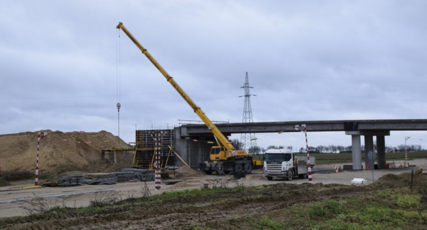 S61 Podborze-Śniadowo. Trwają roboty ziemne i na obiektach inżynierskich [FOTO, VIDEO]