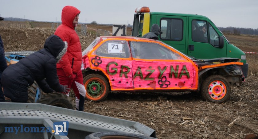 W Konarzycach ścigały się wraki [FOTO]