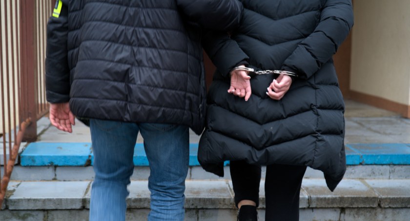Młoda para zatrzymana za organizowanie nielegalnego przekraczania granicy