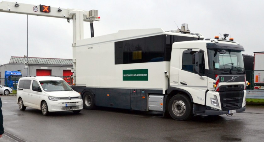 Podlaska KAS ma mobilny skaner RTG [FOTO]