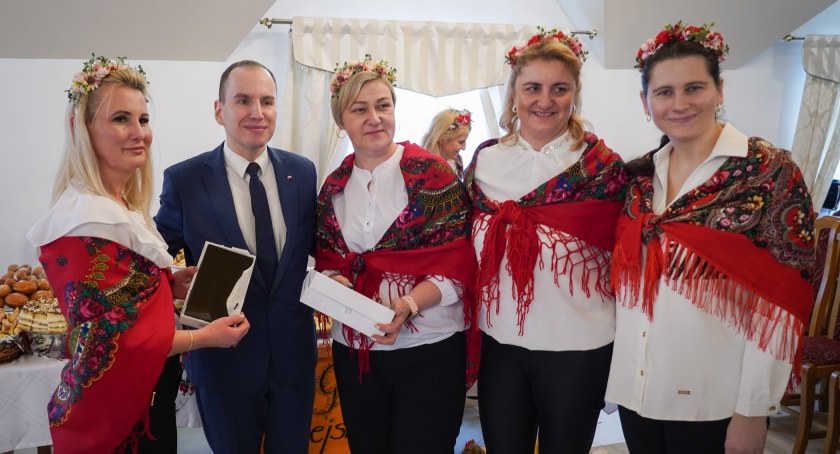 Cyfrowe Koła Gospodyń Wiejskich w Jedwabnem. Miasto odwiedził Adam Andruszkiewicz [FOTO]