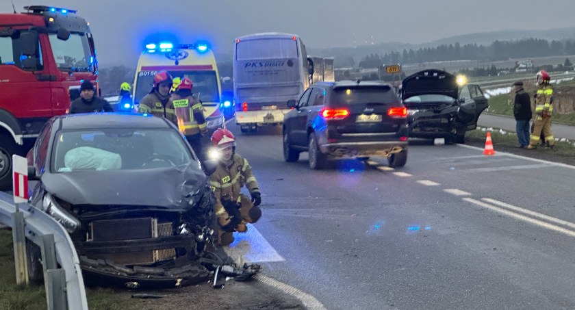 Wypadek na obwodnicy Konarzyc. Utrudnienia w ruchu [FOTO]
