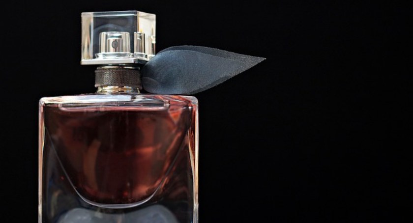 Ponad 4 tys. zł mniej na koncie sprzedawcy perfum