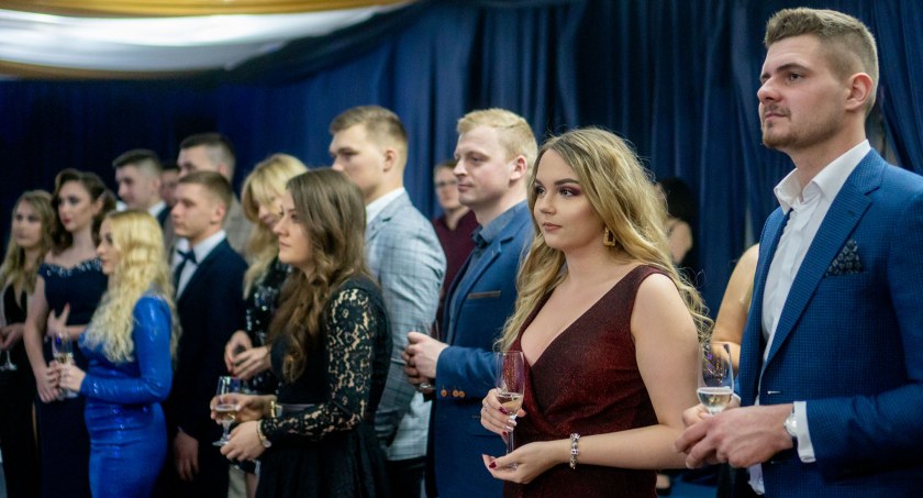 Studenci MANS bawili się na balu dyplomowym 2023 [FOTO]