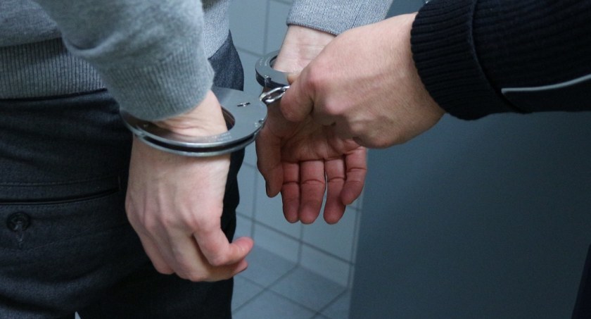 Poszukiwany za dziecięcą pornografię zatrzymany. Wpadł, bo jechał 180 km/h!
