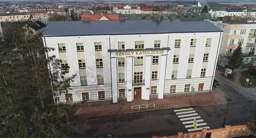 W Szkołach Katolickich w Łomży wystartowała rekrutacja do pierwszej klasy szkoły podstawowej [VIDEO]