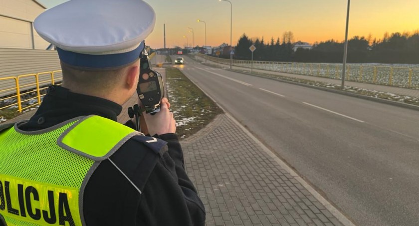 Kierowcy popełnili 61 wykroczeń
