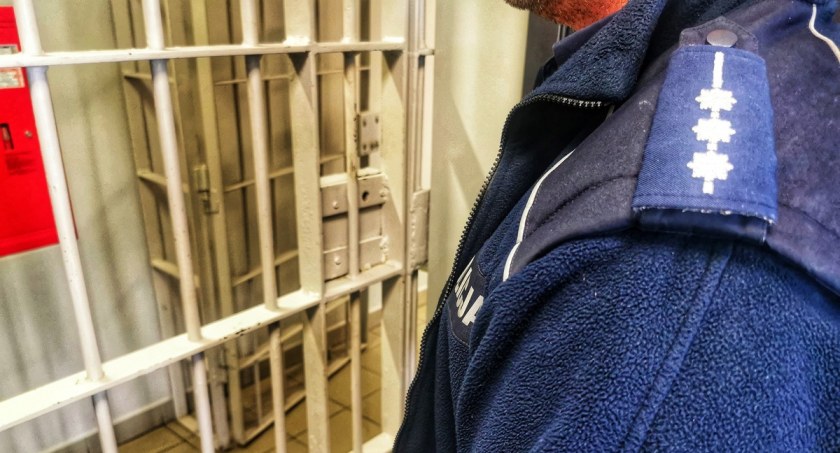 Mieszkańcy Łomży ukradli sklepowe półki