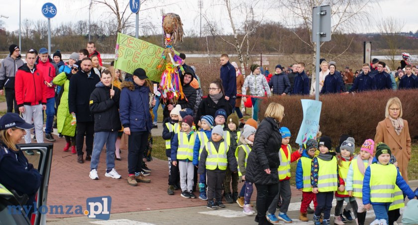 Kolorowe skarpety maszerują ulicami Łomży! [VIDEO i FOTO]