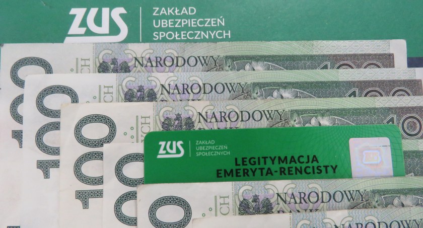 Przed Wielkanocą emeryci otrzymają pierwsze trzynastki