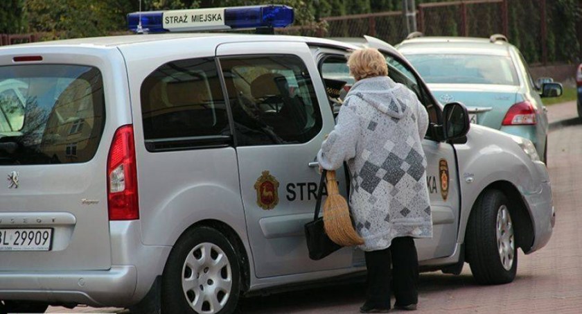 Co dalej ze Strażą Miejską w Łomży? Radny Tarka podejmuje inicjatywę 