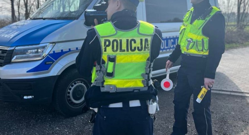 Tylko w piątek policjanci skontrolowali 123 pojazdy. Ile wykroczeń ujawnili? 