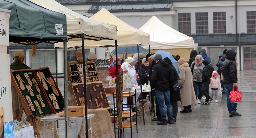 Trwa Jarmark Wielkanocny na Starym Rynku [FOTO]