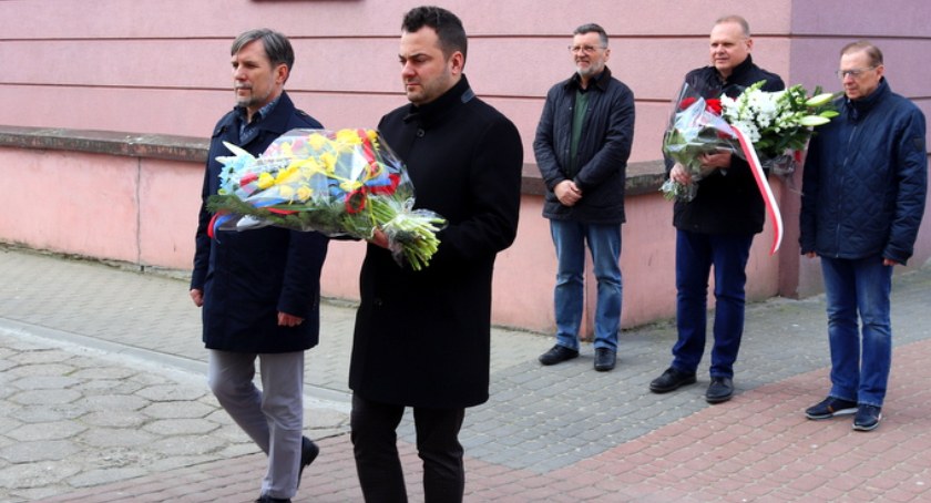 Łomża. Dzień Pamięci o Holokauście i Przeciwdziałaniu Zbrodniom Przeciwko Ludzkości [FOTO]