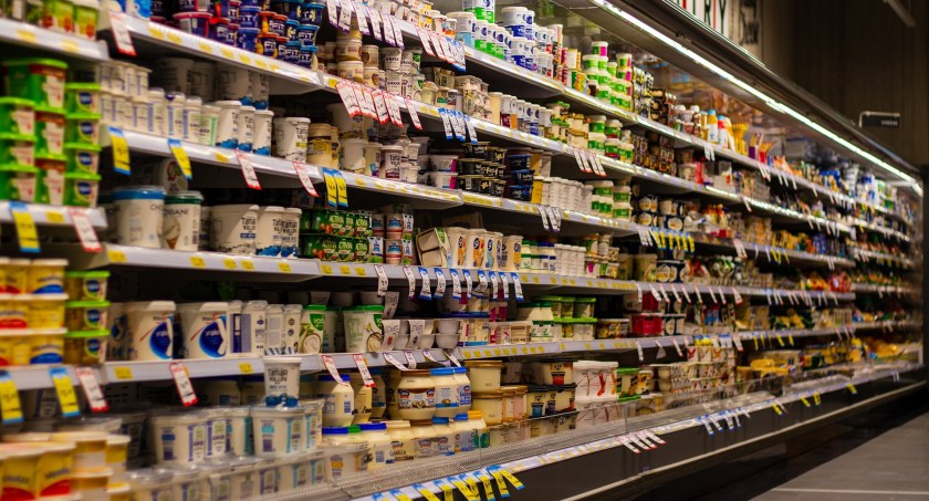 Rolada z bakteriami wydalin? GIS ostrzega przed produktem dostępnym w popularnej sieci sklepów [FOTO]