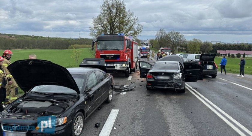 Uwaga! Wielki karambol na trasie Piątnica - Marianowo. Droga aktualnie jest zablokowana [FOTO]