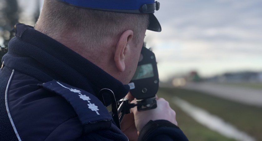 48-latek jechał z prędkością 104 km/h w obszarze zabudowanym 