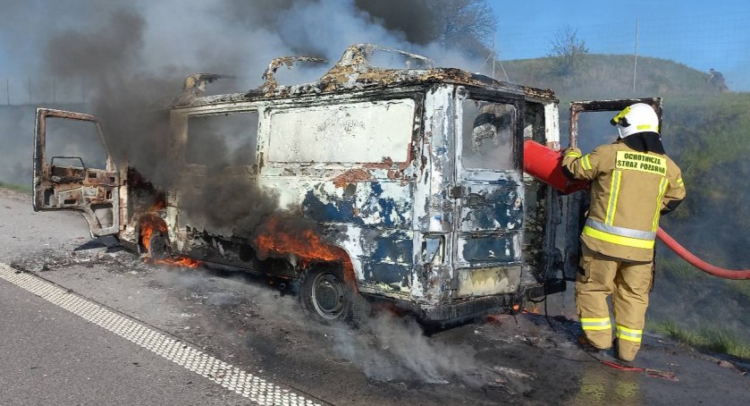 Pożar na S61. Bus spłonął doszczętnie
