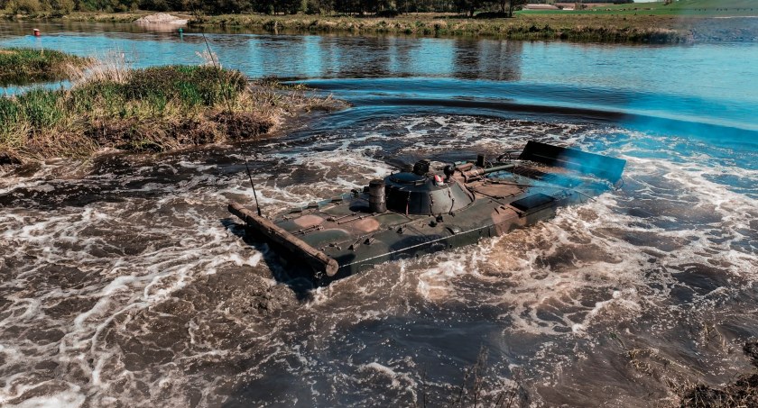 Przeprawa przez Narew w ramach ćwiczeń Anakonda-23 [FOTO]