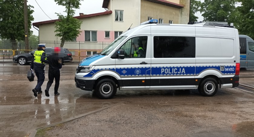 Pijany kierowca ciężarówki wpadł w Łomży