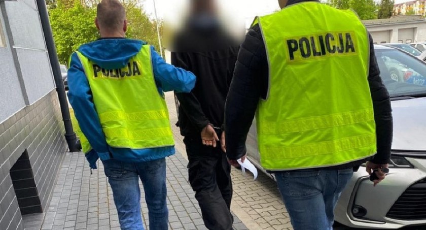 Spłonęła stodoła z maszynami i płodami rolnymi. 
