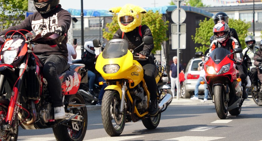 Motoserce 2023 w Łomży. Piękna pogoda, parada i głośne maszyny na Starym Rynku [VIDEO i FOTO]