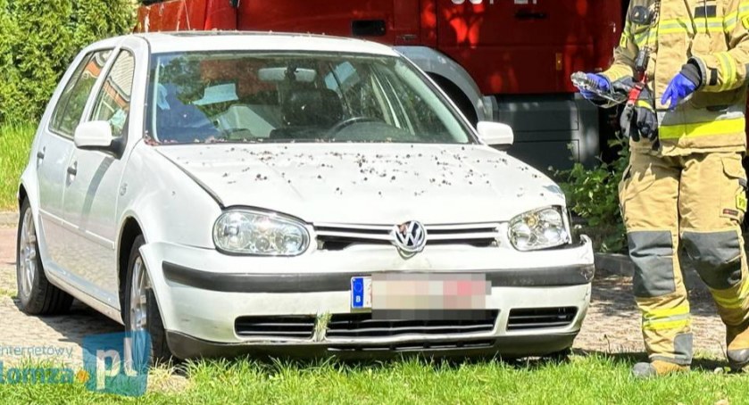 Łomża. Kierowca narozrabiał na parkingu. Policjanci weszli przez okno, on chciał uciec przez balkon!