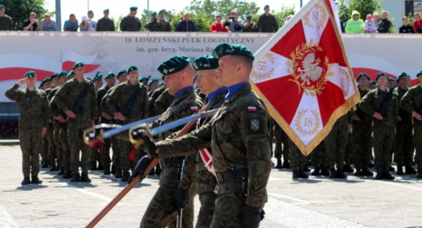 Łomża. Przysięga żołnierzy dobrowolnej zasadniczej służby wojskowej [FOTO]