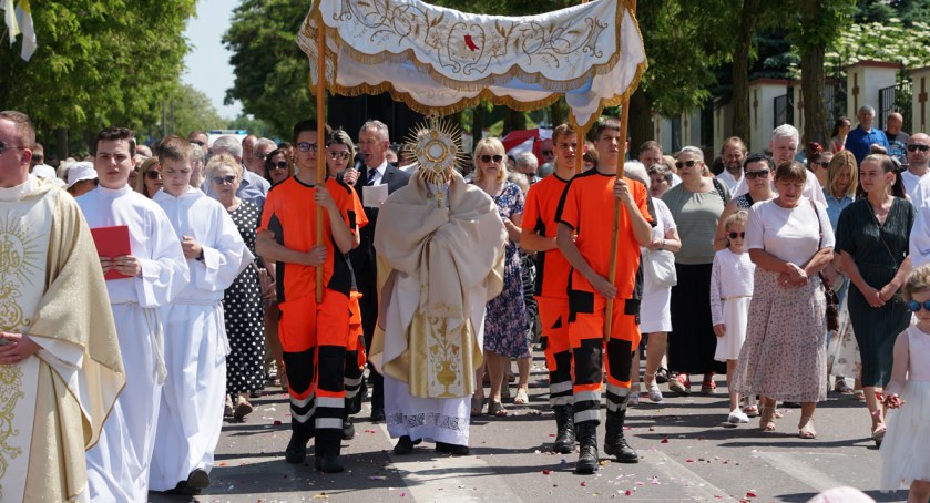Boże Ciało 2023 w parafii pw. Bożego Ciała w Łomży [FOTO]