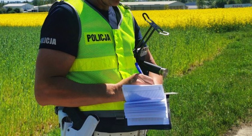 Pijana Ukrainka wpadła na drodze wojewódzkiej 648. Jechała całą szerokością jezdni