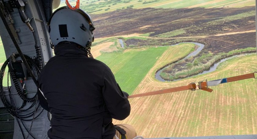 Pożar łąk w okolicy Biebrzańskiego Parku Narodowego [FOTO]
