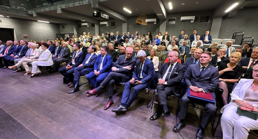 [LIVE] Uroczysta sesja z okazji 605. rocznicy nadania Łomży praw miejskich