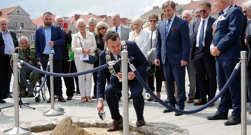 Łomża. Stary Rynek oficjalnie otwarty i poświęcony [VIDEO i FOTO]