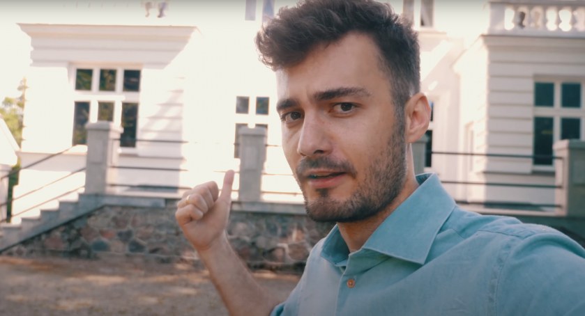 Reporter TVN24 w nowym vlogu opowiada o Dworze Lutosławskich w Drozdowie [VIDEO]