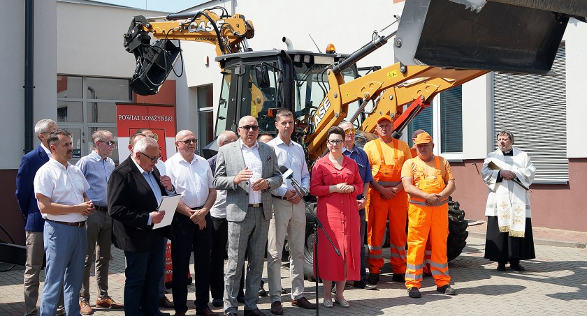 Starostwo ma nowy sprzęt do utrzymania dróg [VIDEO i FOTO]