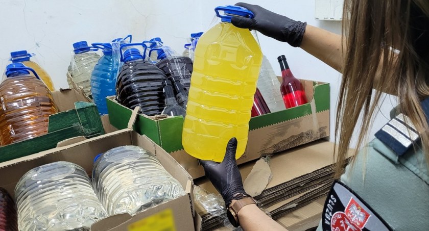 Nielegalny alkohol w przesyłkach kurierskich
