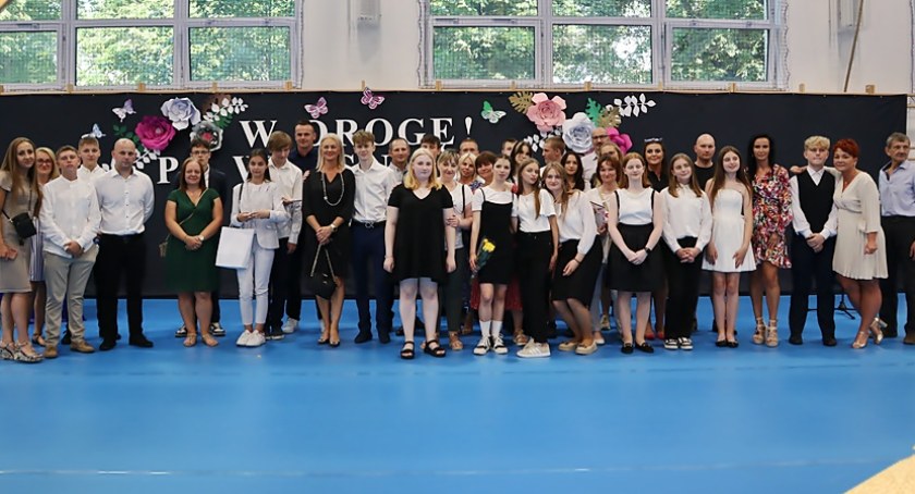 Pożegnanie Absolwentów Szkoły Podstawowej nr 2 w Łomży [FOTO]