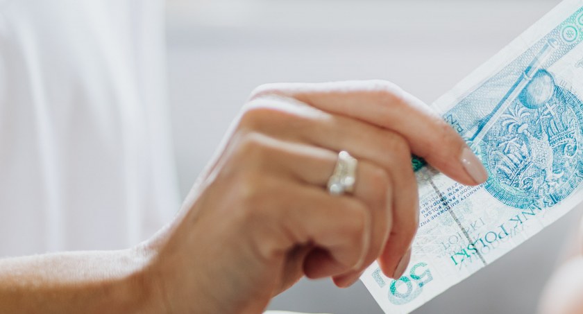 ZUS: Wciąż rośnie liczba cudzoziemców legalnie pracujących w Polsce