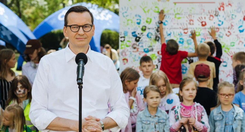 800 złotych na każde dziecko. Rząd zdecydował