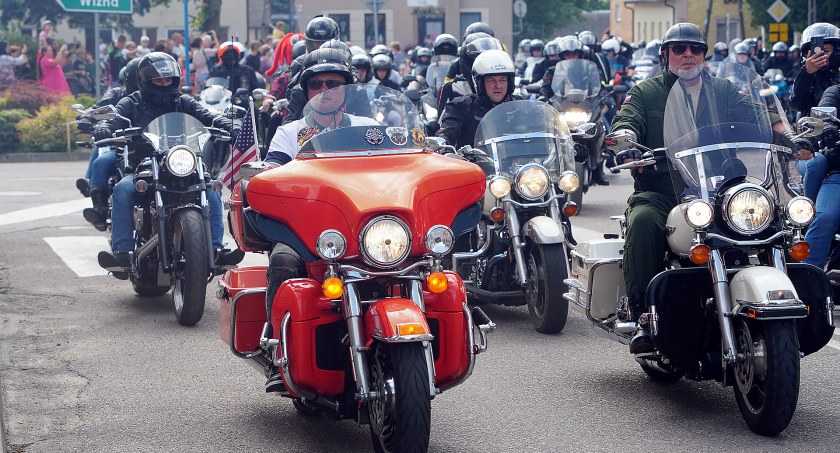 Motocykliści opanowali Jedwabne [VIDEO i FOTO]