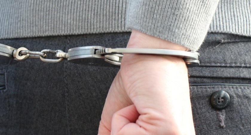 Mieszkaniec Łomży ukrywał się w innym mieście. Wpadł z amfetaminą