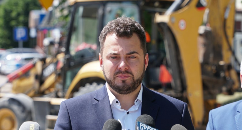 [LIVE] Briefing prasowy dot. przekazania placu budowy i rozpoczęcia przebudowy ulicy Kasztelańskiej