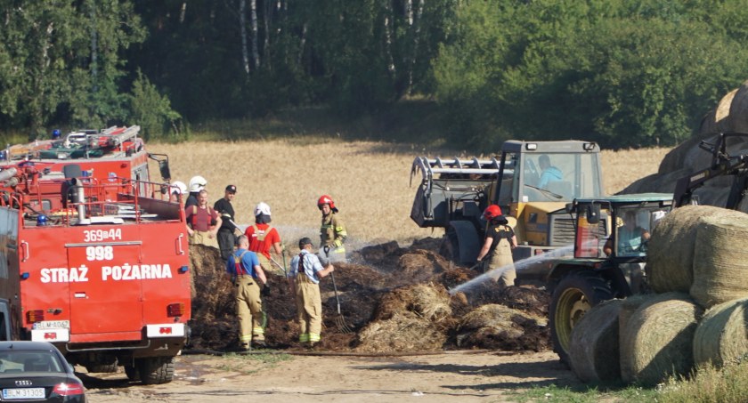 Pożar bel siana w gminie Piątnica [FOTO]