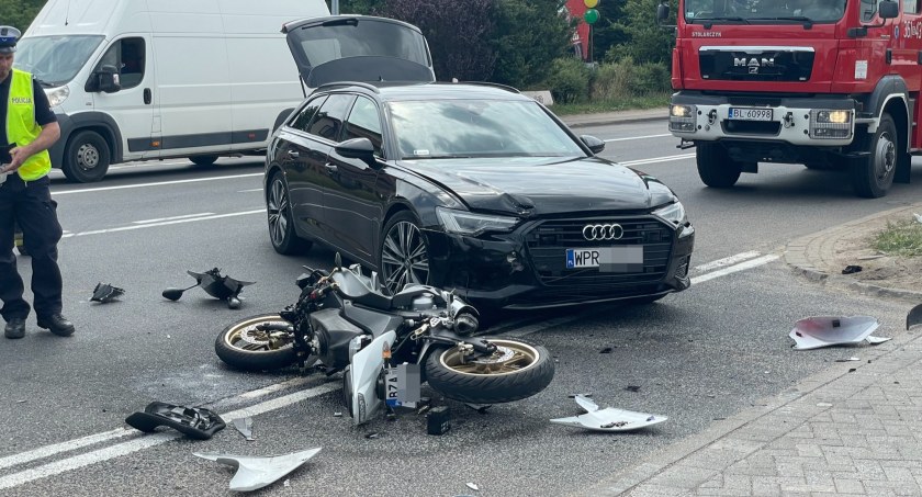 Wypadek z udziałem jednośladu. Motocyklista zabrany do szpitala [FOTO]