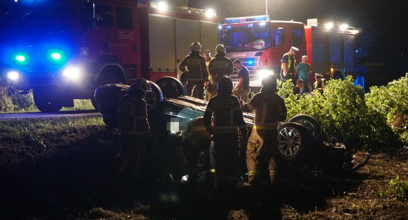 Brawura i agresja. Dachowanie audi na drodze Kisielnica - Murawy [FOTO]