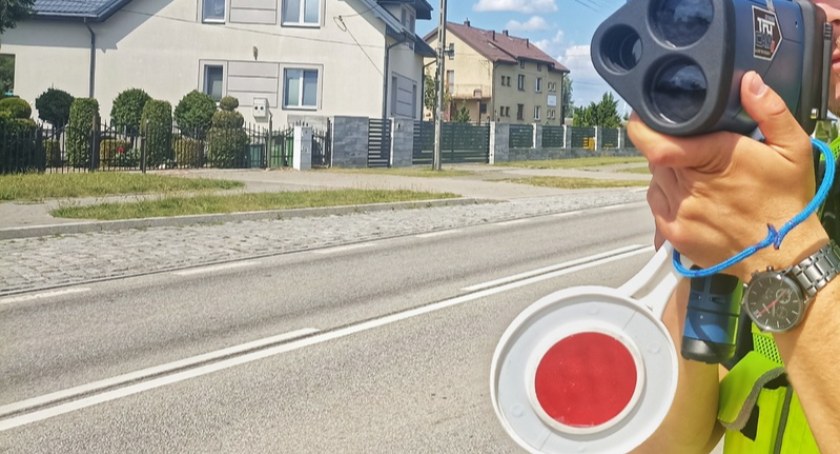 Za szybką jazdę stracił prawo jazdy 