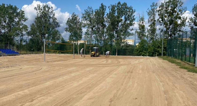 Trwają przygotowania do Turnieju Siatkówki Plażowej MOSiR Łomża [FOTO]
