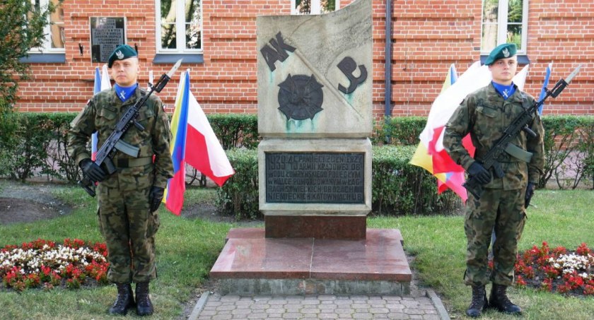 Prezydent Łomży zaprasza na uroczyste obchody 79. rocznicy wybuchu Powstania Warszawskiego