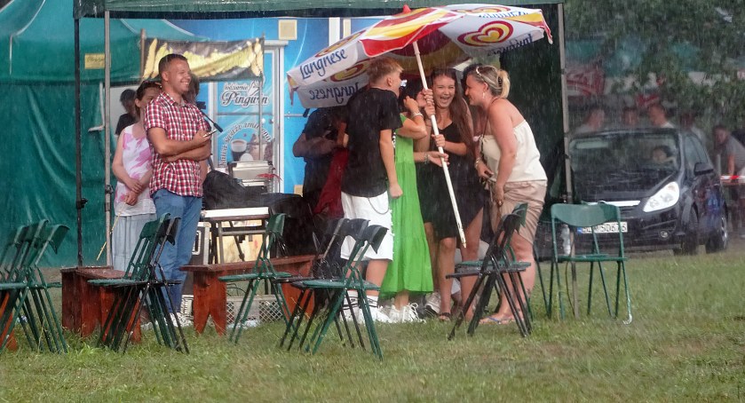 Ulewny deszcz nie popsuł zabawy w Zbójnej [FOTO]